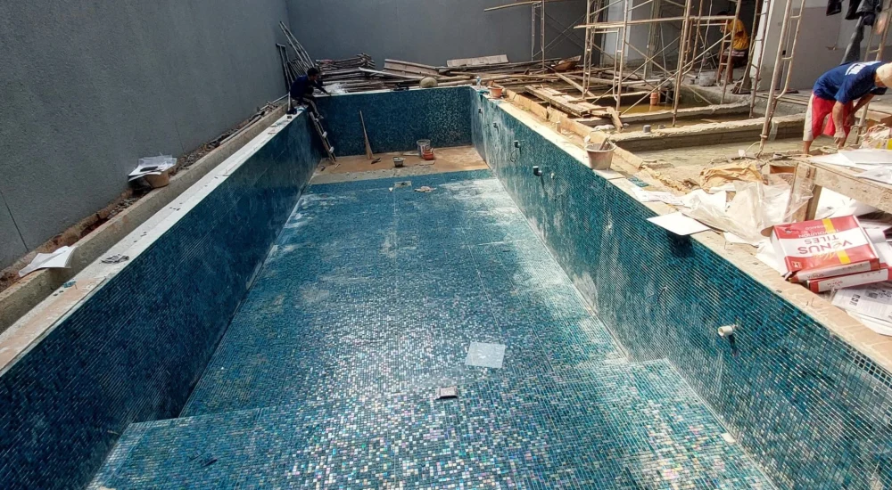 jasa perawatan kolam renang di kuta scaled